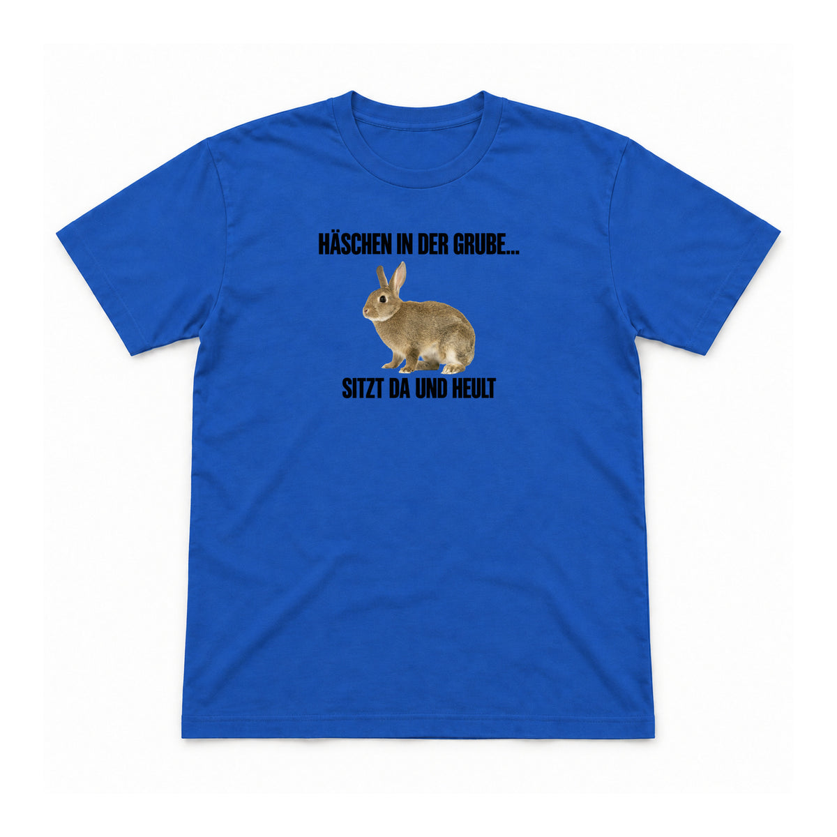 Häschen in der Grube – Unisex T-Shirt – Royalblau – Flat-Lay Vorderseite (Mockup)