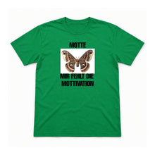 Mir fehlt die Mottivation – Unisex T-Shirt – Irish Green – Flat-Lay Vorderseite (Mockup)